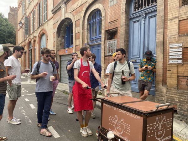 Dégustation de fromages dans les rues de Toulouse