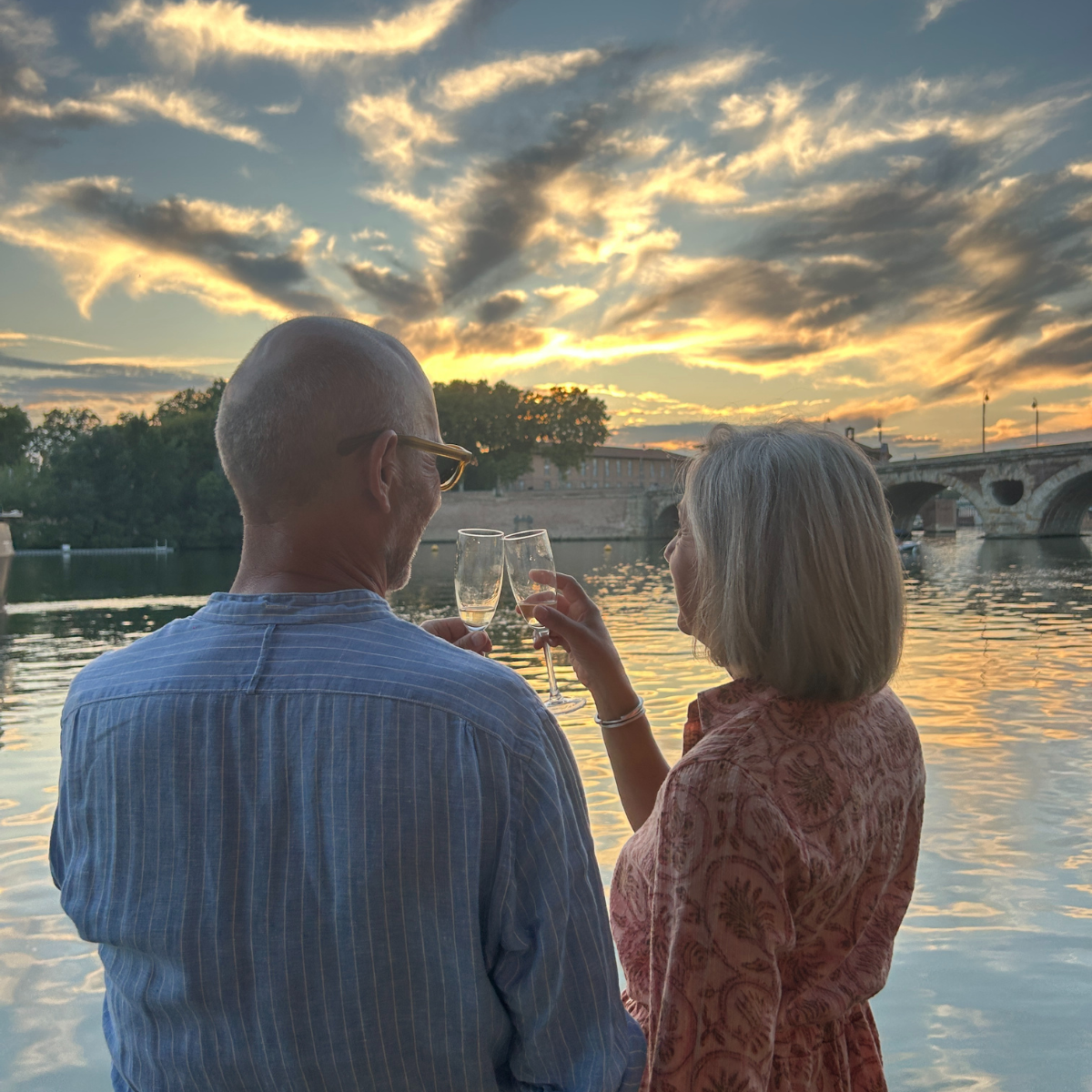 balade privée en amoureux face à Garonne Toulouse