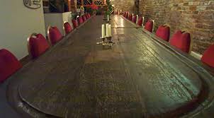 Cave voûtée médiévale quartier Victor Hugo Toulouse pour dégustation fromage atmosphère authentique